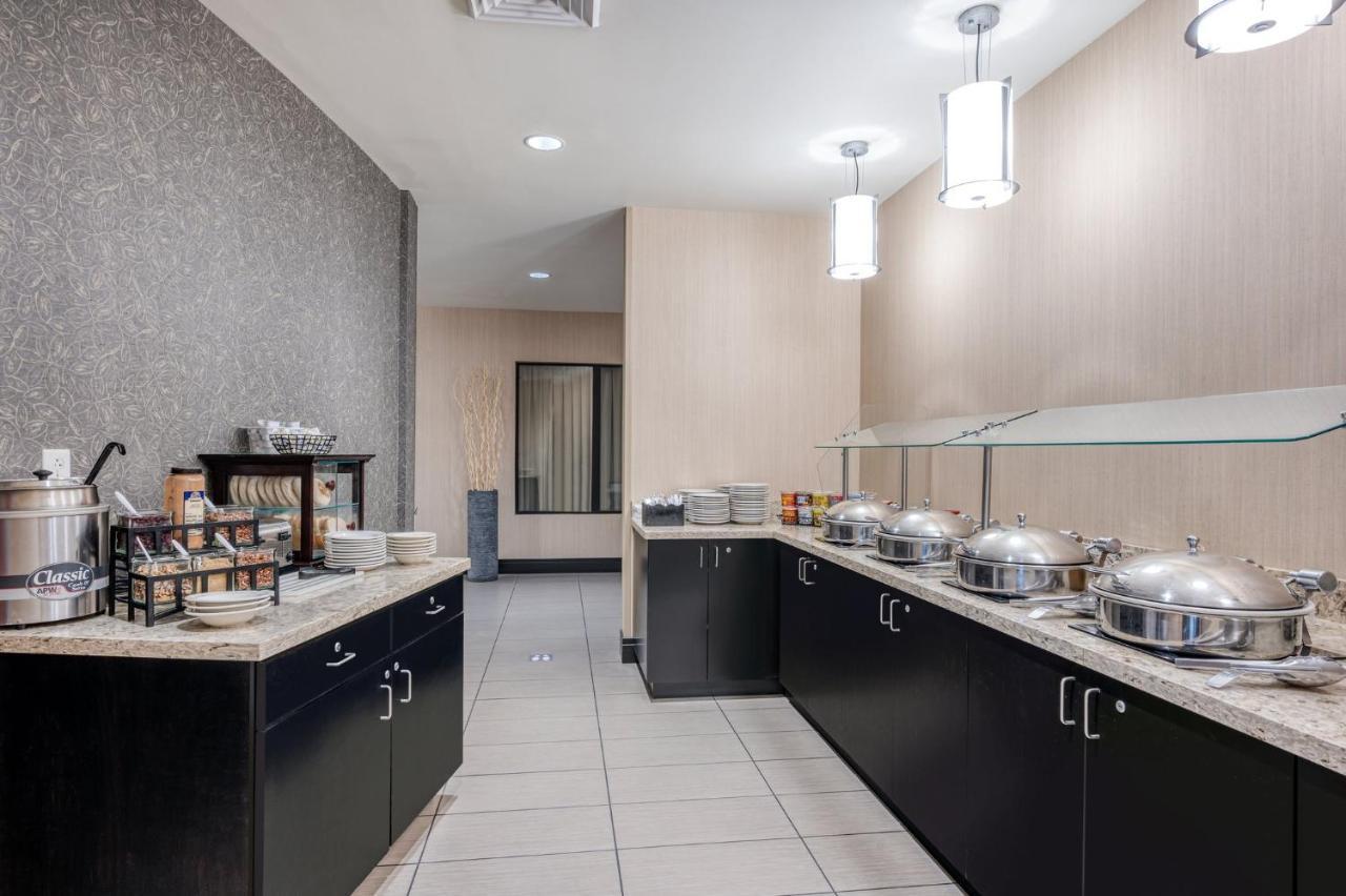 Holiday Inn - Terre Haute By Ihg Екстериор снимка