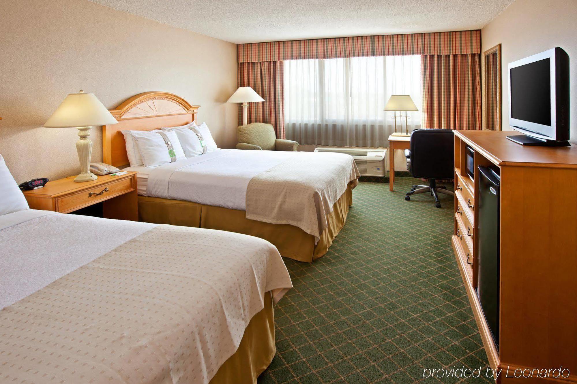 Holiday Inn - Terre Haute By Ihg Стая снимка