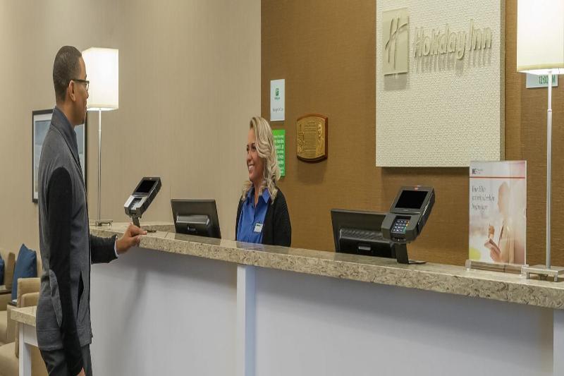 Holiday Inn - Terre Haute By Ihg Екстериор снимка